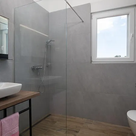 Unica For 8 People In Istra, Very Quiet And Luxurious Retreat Only 15 Minutes From Azure Blue Sea *