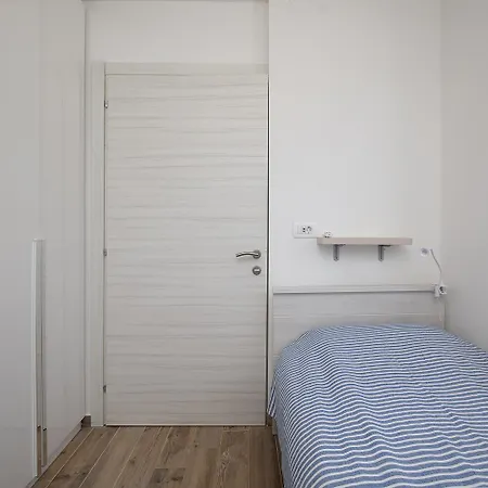 Unica For 8 People In Istra, Very Quiet And Luxurious Retreat Only 15 Minutes From Azure Blue Sea Villa