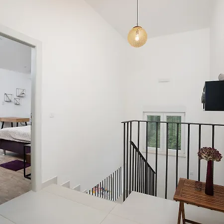 Villa Unica For 8 People In Istra, Very Quiet And Luxurious Retreat Only 15 Minutes From Azure Blue Sea Jursici