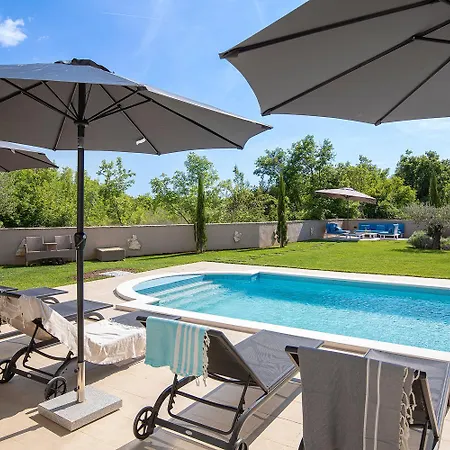Unica For 8 People In Istra, Very Quiet And Luxurious Retreat Only 15 Minutes From Azure Blue Sea Villa *