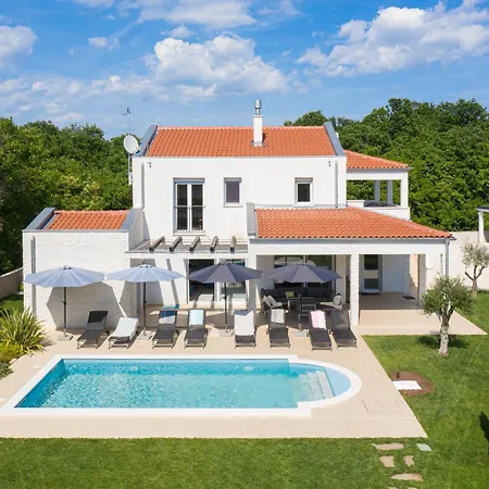 Unica For 8 People In Istra, Very Quiet And Luxurious Retreat Only 15 Minutes From Azure Blue Sea Jursici