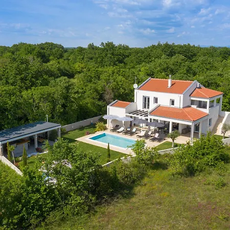 Unica For 8 People In Istra, Very Quiet And Luxurious Retreat Only 15 Minutes From Azure Blue Sea Villa *