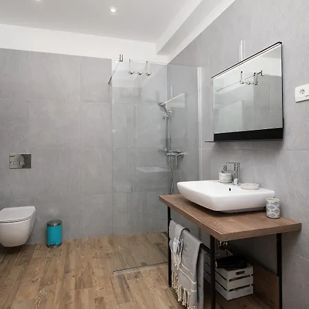 Вилла Unica For 8 People In Istra, Very Quiet And Luxurious Retreat Only 15 Minutes From Azure Blue Sea *
