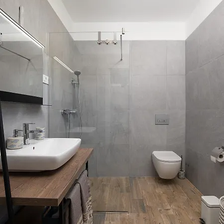 Unica For 8 People In Istra, Very Quiet And Luxurious Retreat Only 15 Minutes From Azure Blue Sea * Juršići