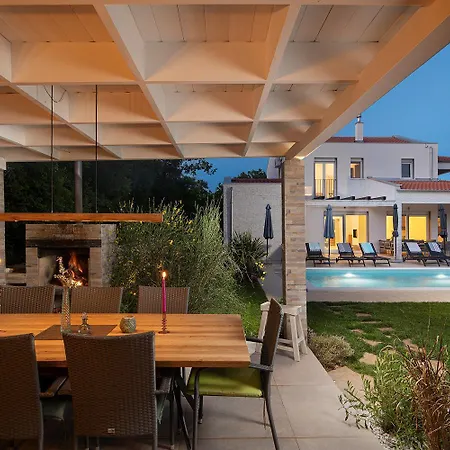Unica For 8 People In Istra, Very Quiet And Luxurious Retreat Only 15 Minutes From Azure Blue Sea Вилла Jursici