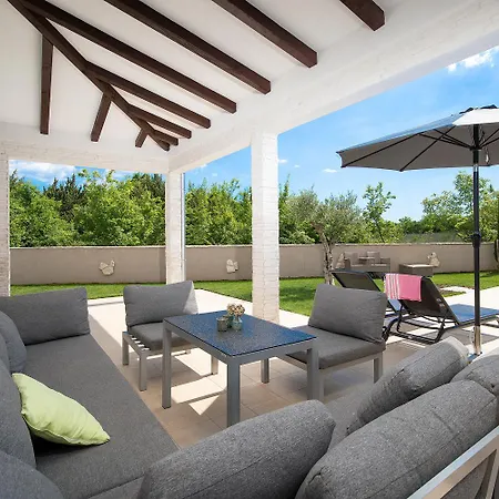 Unica For 8 People In Istra, Very Quiet And Luxurious Retreat Only 15 Minutes From Azure Blue Sea * Juršići