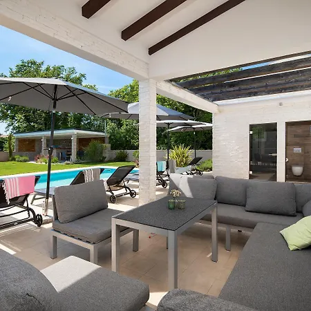 Unica For 8 People In Istra, Very Quiet And Luxurious Retreat Only 15 Minutes From Azure Blue Sea * Juršići
