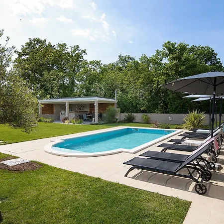 Unica For 8 People In Istra, Very Quiet And Luxurious Retreat Only 15 Minutes From Azure Blue Sea * Juršići